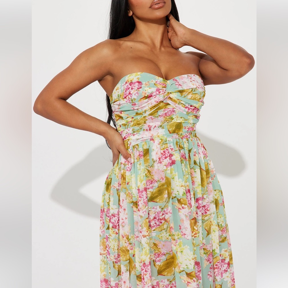 BNWT, Fashion Nova floral maxi dress size medium - Picture 3 of 6